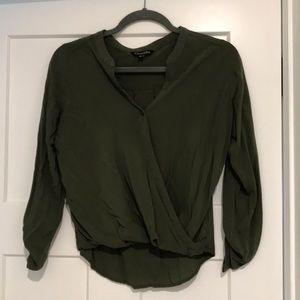 Crop front twist top